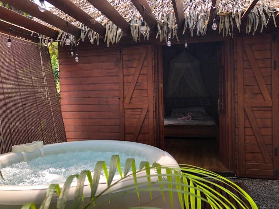 Eden Chalet, Spa Privatif Les Abymes Zewnętrze zdjęcie